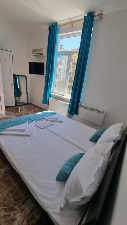 Къща За Гости Пиргос Burgas Extérieur photo