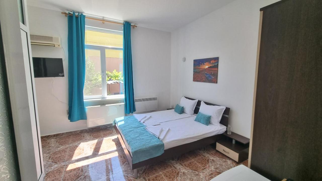 Къща За Гости Пиргос Burgas Extérieur photo