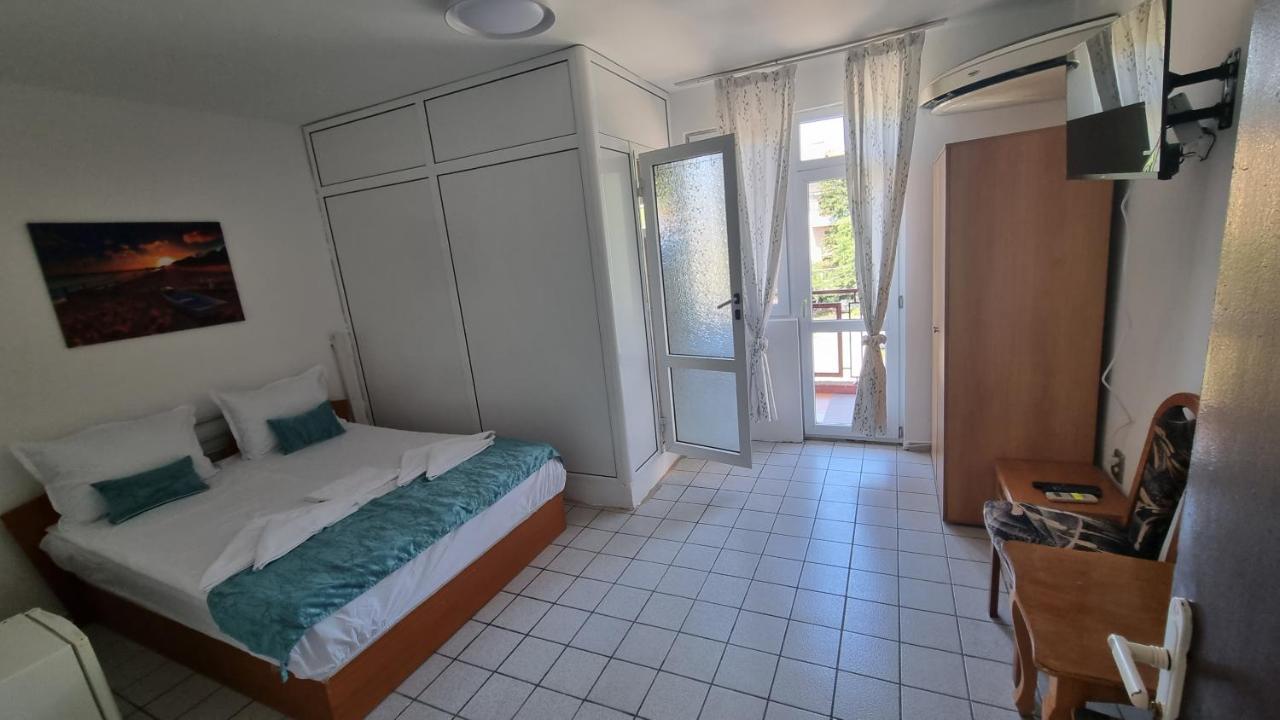Къща За Гости Пиргос Burgas Extérieur photo
